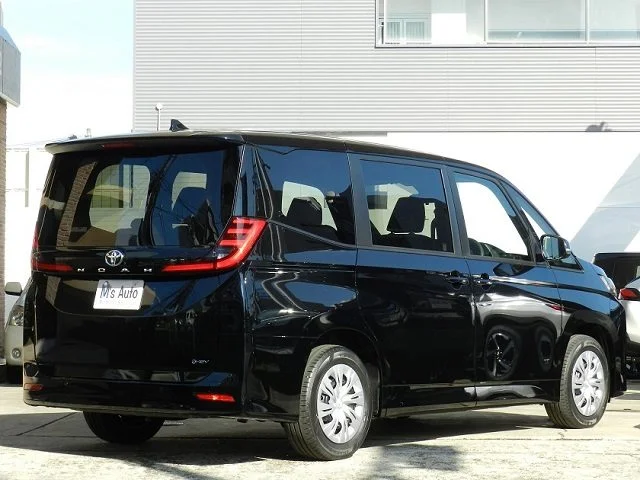 トヨタ ノア ハイブリッドX リアビュー斜め後ろ