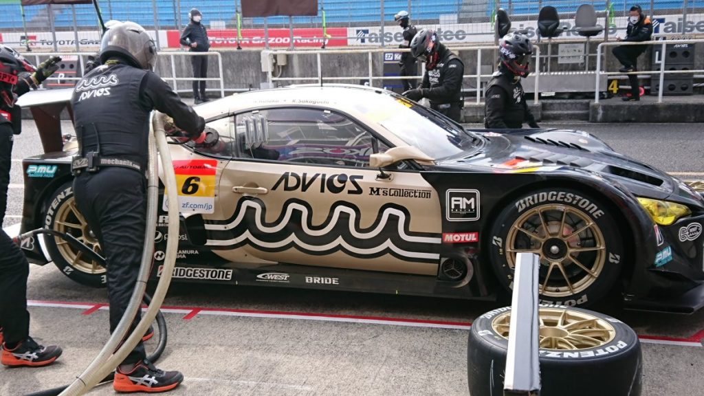 ADVICS muta Racing INGING レースカー M's Collection協賛 ピット作業風景