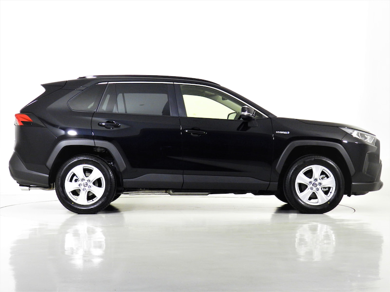 黒のトヨタRAV4ハイブリッドを真横から撮影した外観写真