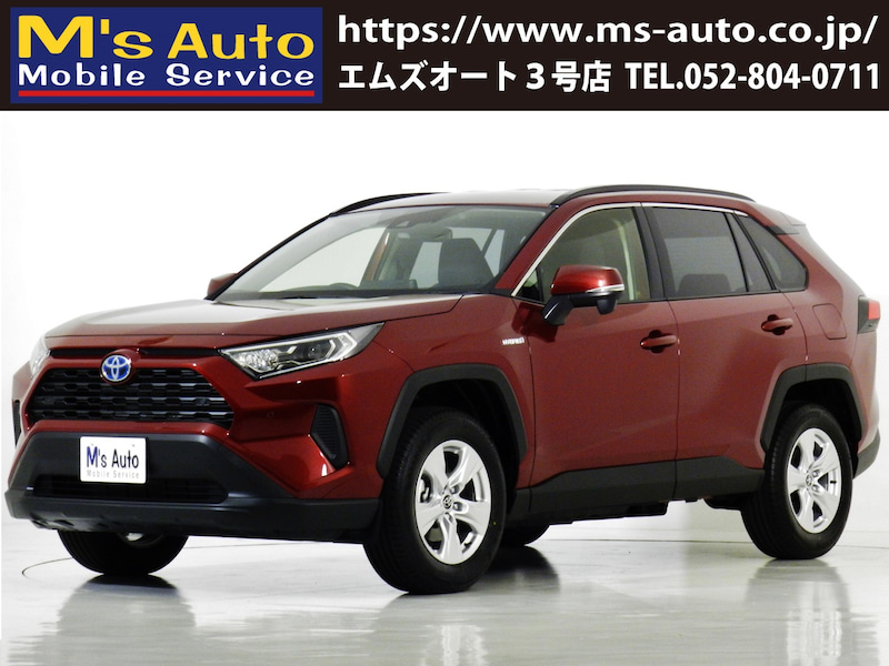 赤いRAV4を斜め前方からスタジオで撮影した外観写真