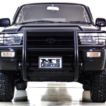 ゴリッと武装したカスタム ハイラックスサーフ入庫！