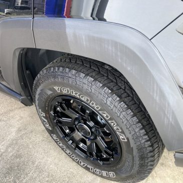 樹脂パーツが白色に劣化するのを簡単に戻す方法