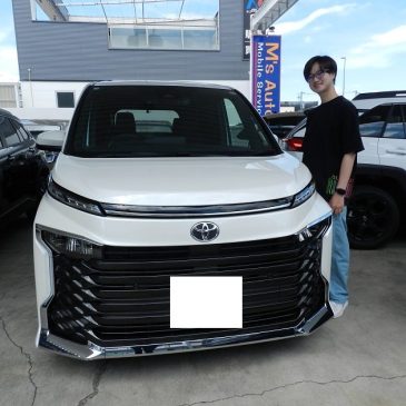 ヴォクシー S-Zグレード パール色ご納車ブログです💙