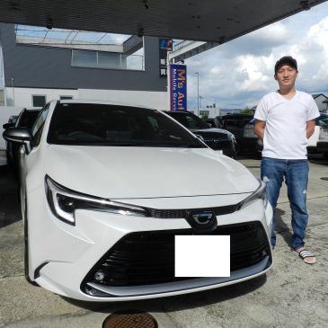 カローラツーリング ダブルバイビーWxB ハイブリッド パールカラーご納車しました(´▽｀)