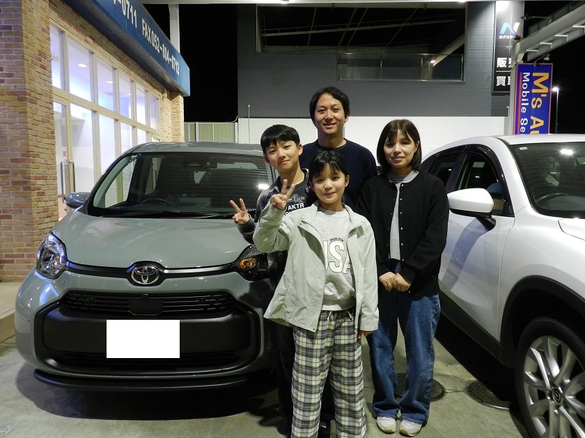 シエンタ マイナーチェンジ後 10.5型ナビ カーキカラーご納車しました💚