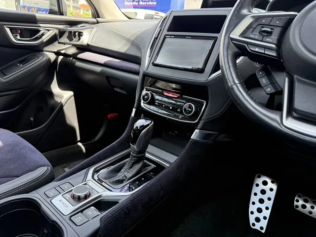 スバル フォレスター スポーツ ナビ画面とパネルスイッチ