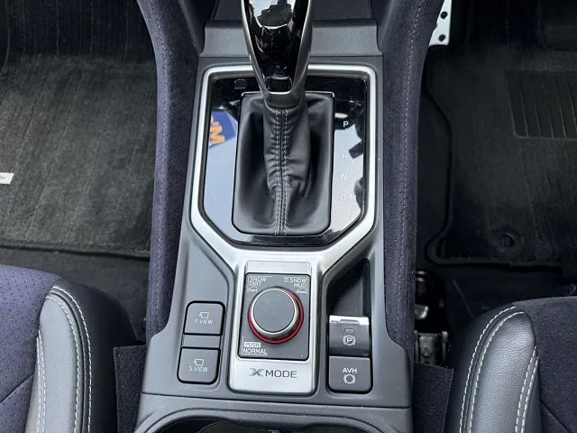 スバル フォレスター スポーツ シフトレバー周辺