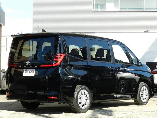 トヨタ ノア ハイブリッドX リアビュー斜め後ろ