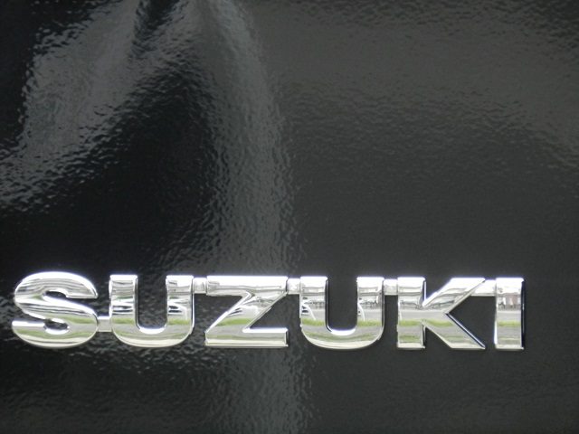 スズキ ジムニー ノマド 2026年式 ブルーイッシュブラックパール4 スズキのエンブレム