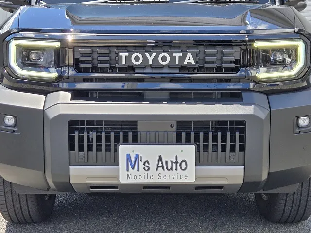 ランドクルーザーFJ 2026年式 TOYOTAレタリングのフロントグリル
