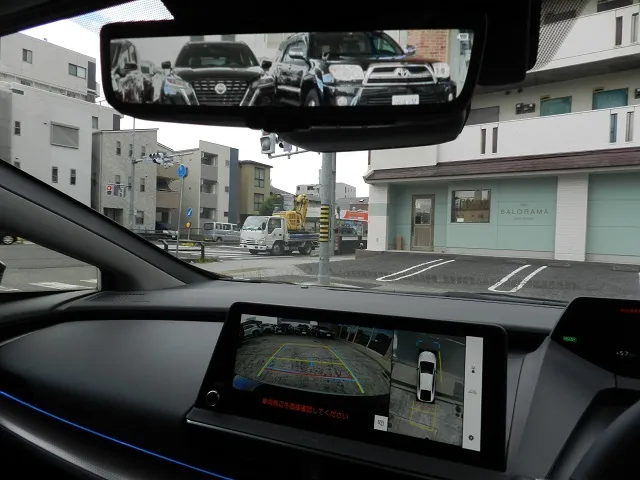 トヨタ プリウス 2026年式 デジタルインナーミラーとパノラミックビューモニター