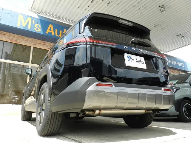 新型RAV4 2026年式 アティチュードブラックマイカ リヤビュー左斜め