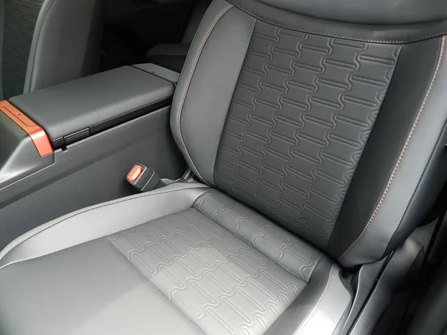 新型RAV4 2026年式 前列シート座面