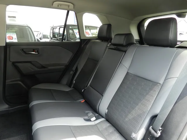 新型RAV4 2026年式 後部座席