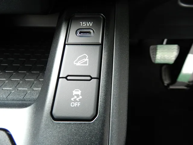 新型RAV4 2026年式 運転席操作スイッチ