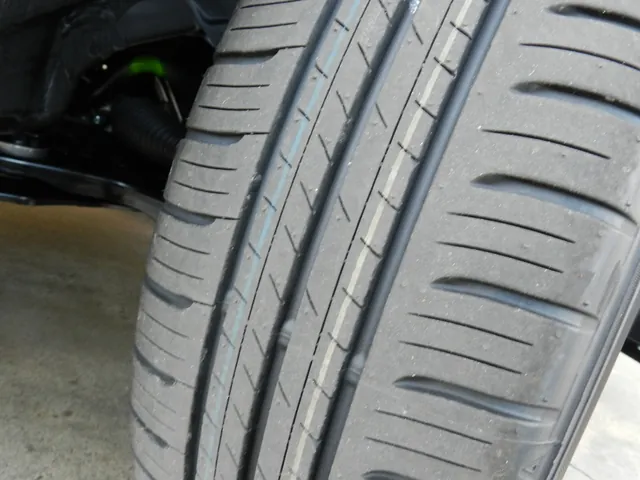ライズ 2026年式 195/60R17タイヤのトレッド面