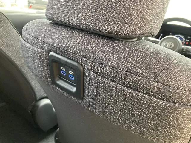 シエンタ 2026年式 運転席の背もたれ裏の収納
