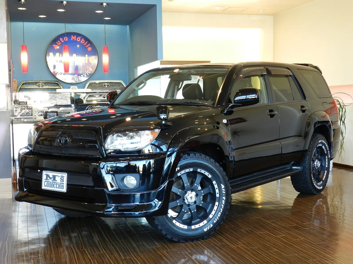 トヨタ ハイラックスサーフ（HILUX SURF）215系 SSR-X LTD. 4WD BLACK KNIGHT 外観