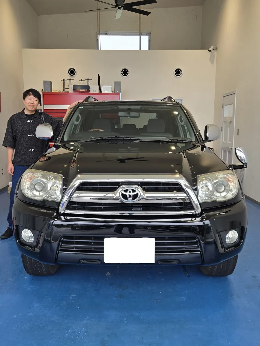 ハイラックスサーフをご納車したA様と愛車