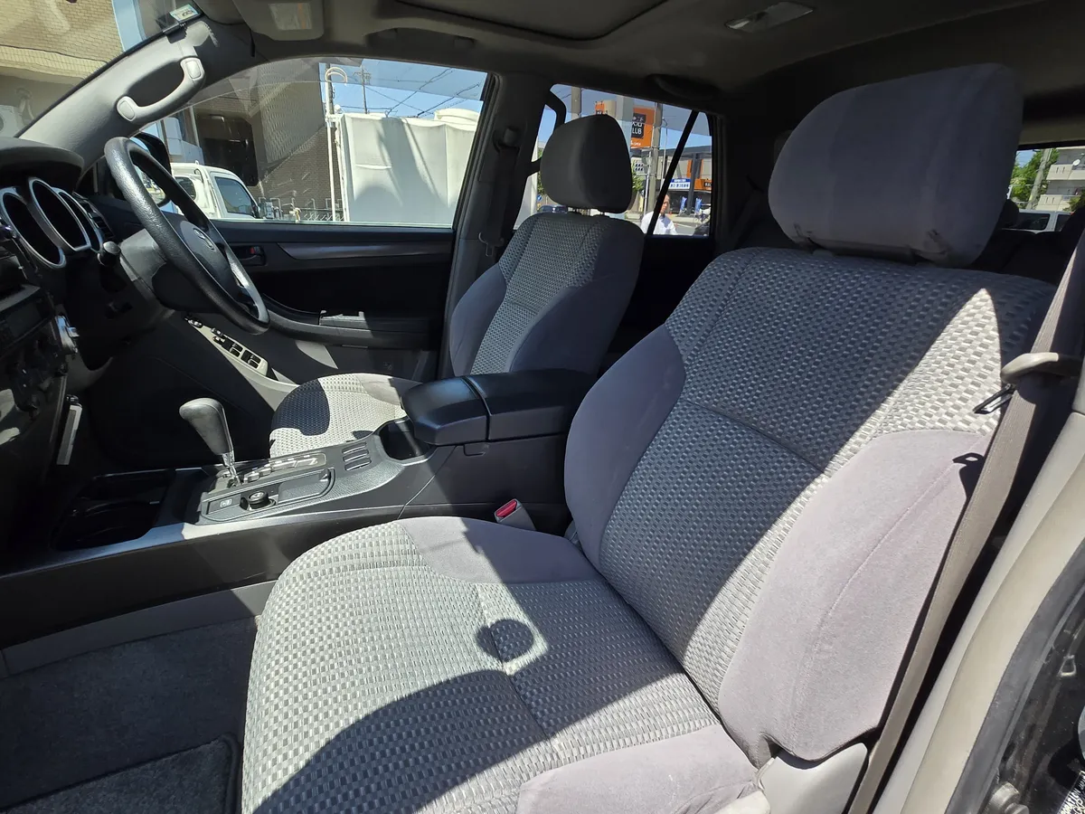 ハイラックスサーフ 215系 SSR-X Limitedの運転席から見た助手席