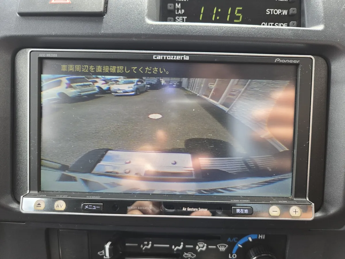 ランドクルーザー70 復刻版 ナビに映したバックカメラの画面