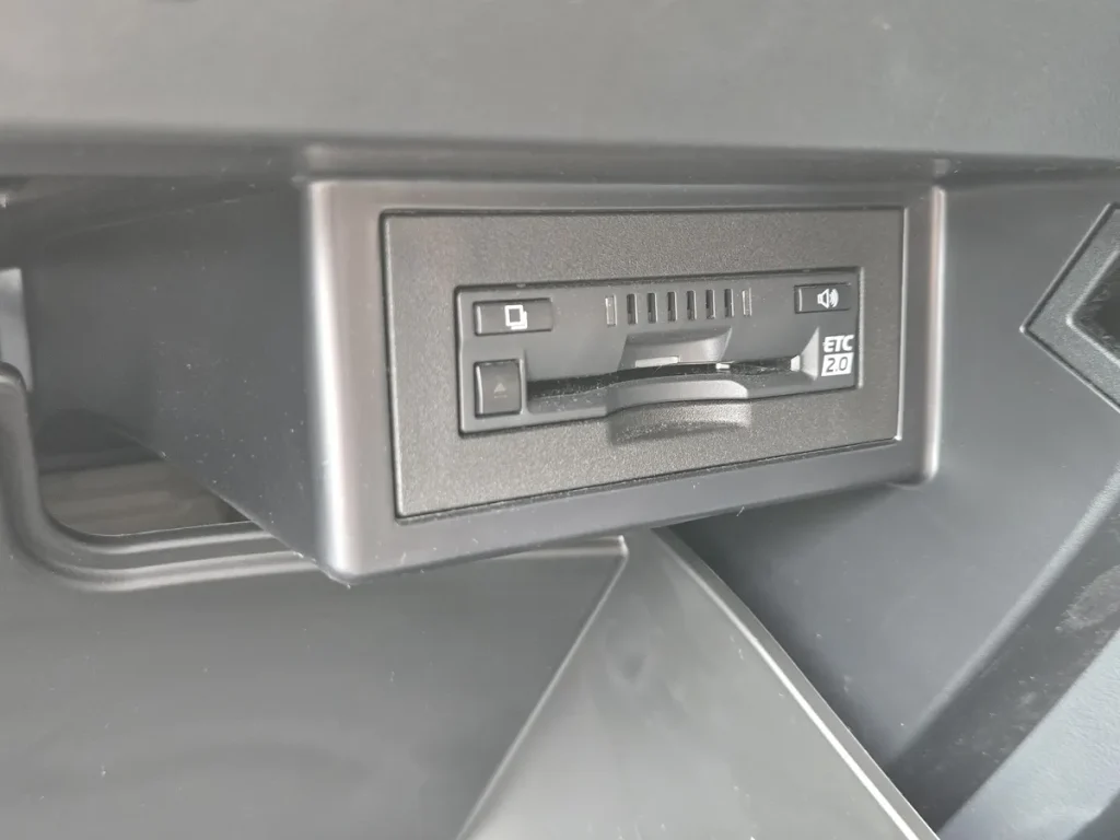 ランドクルーザープラド マットブラックエディションのETC2.0ユニット