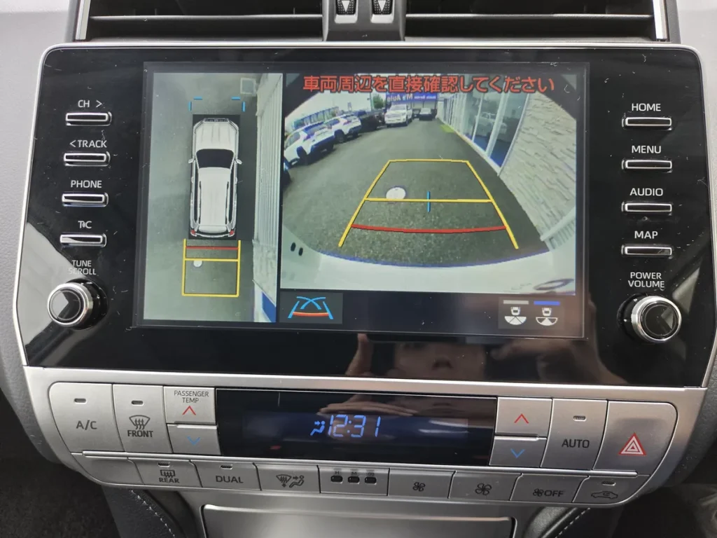 ランドクルーザープラド マットブラックエディションのマルチテレインモニターの画面