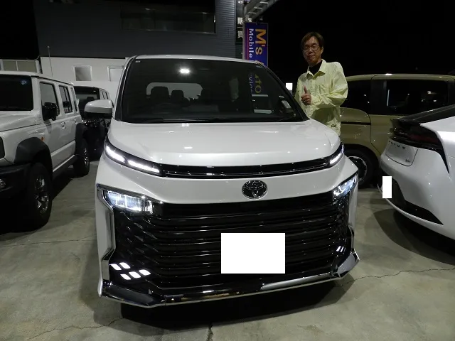 ヴォクシー S-Zをご納車したK様と愛車