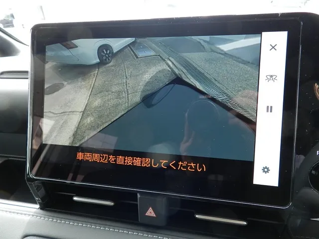 ヴォクシー 2026年式 S-Zのパノラミックビューモニターの床下透過表示