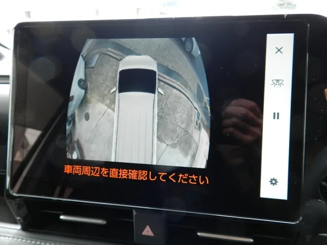 ヴォクシー 2026年式 S-Zのパノラミックビューモニターの車両の真上からの表示