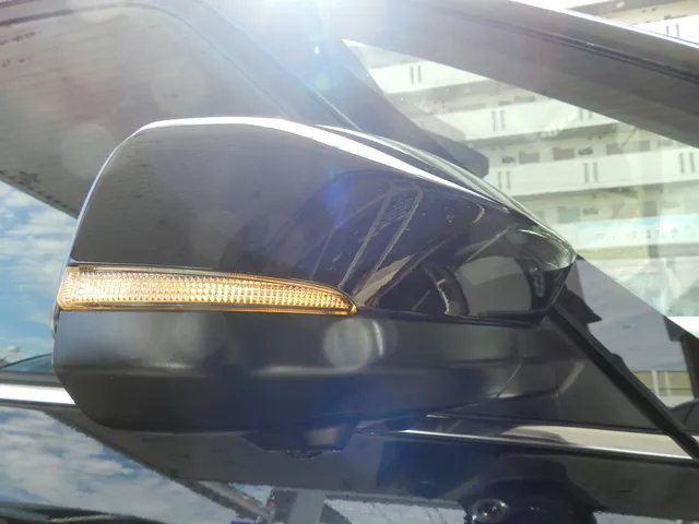 ヴォクシー 2026年式 S-Z ハイブリッドのドアミラーのLEDサイドターンランプ点灯