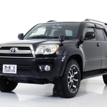 ハイラックスサーフ 入庫ホヤホヤのカスタムSUV～HILUX SURF 215～