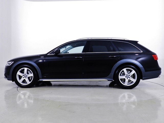 エムズオートでご納車したアウディ A6 allroad quattro 2016年式 ブラック 3