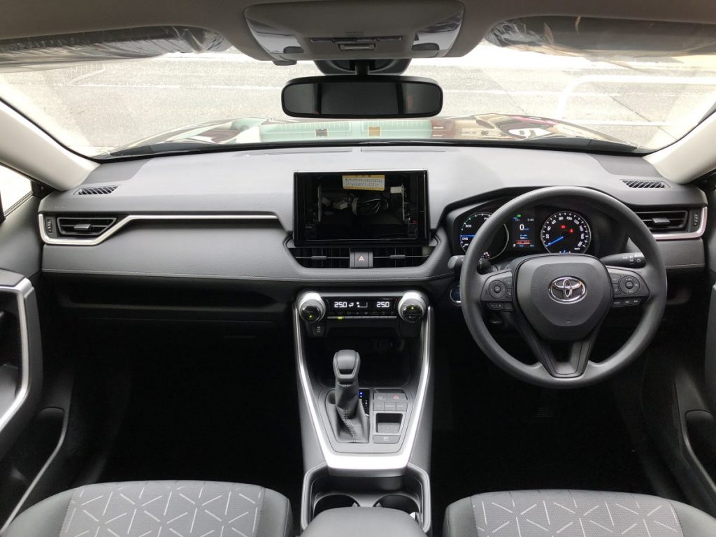 トヨタ RAV4 ハイブリッド 実車写真6