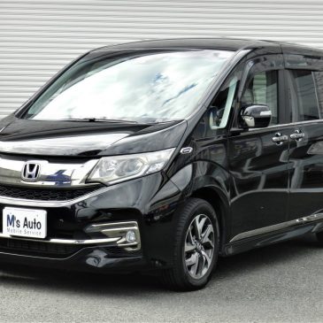 希少な4WD！これからの季節ピッタリなステップワゴンが入庫しました(＾0＾)/