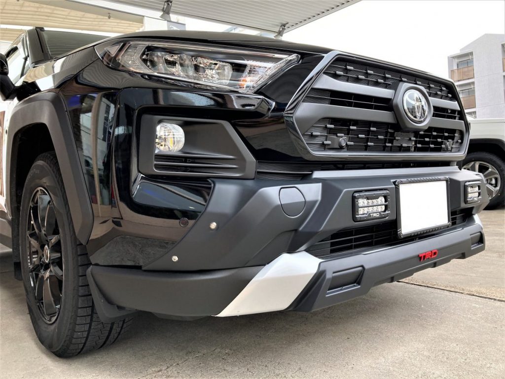 TRDバンパーガーニッシュとLEDフォグランプのアップ