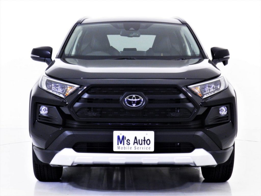 RAV4正面から見たTRDフロントバンパー全体
