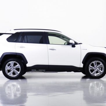 ハイブリッドSUVトヨタRAV4ハイブリッドG！