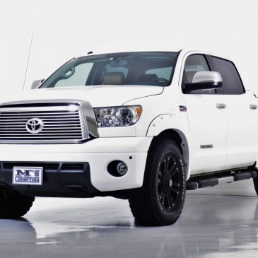 新車並行輸入のカスタムTUNDRA入庫！
