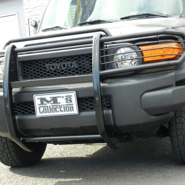 FJクルーザー 戦闘的な外観のカスタムSUV！