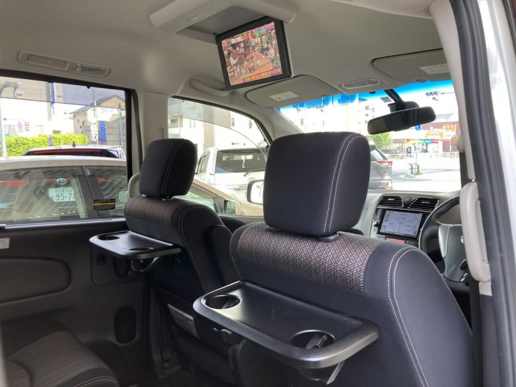 日産 セレナ 実車写真8