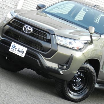 現行モデル！ほぼ新車のハイラックス入庫！