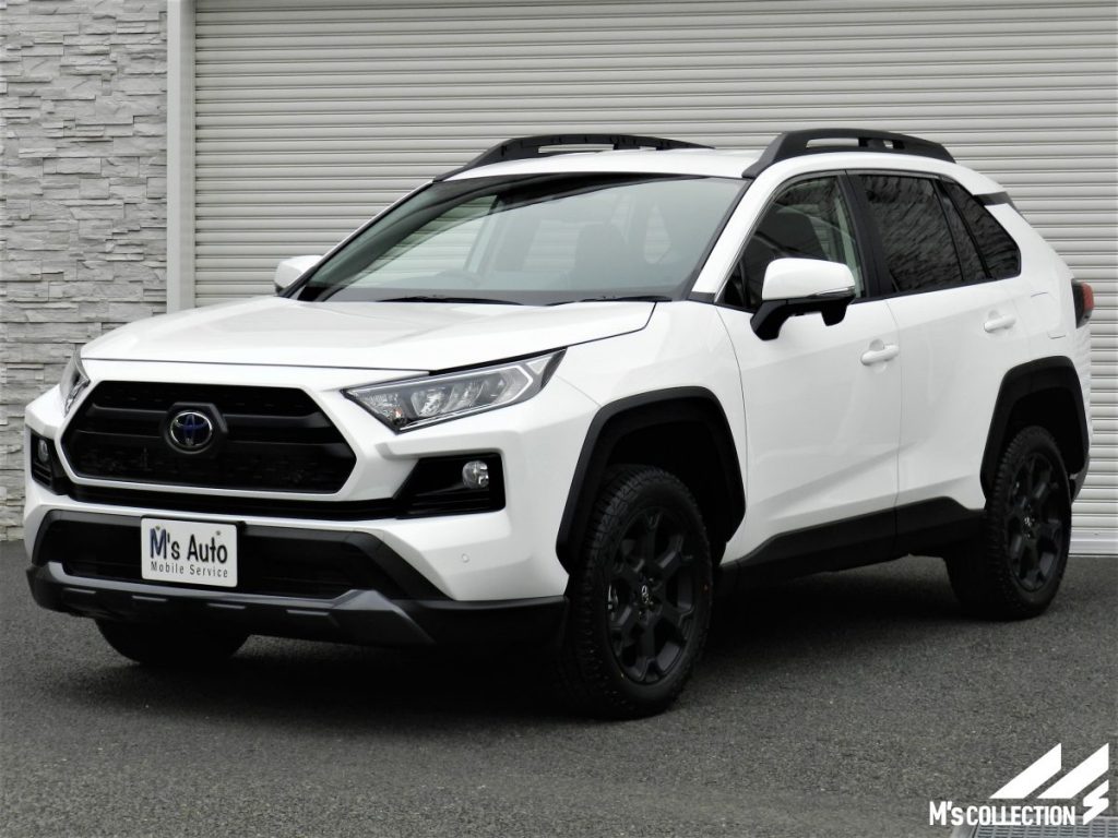 RAV4オフロードパッケージ特別設定色ホワイト フロント外観