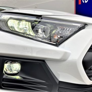 希少！！マイナーチェンジ後のRAV4が入庫！！