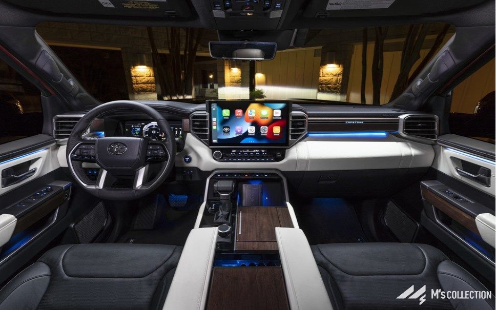 新型TOYOTA SEQUOIA Capstone ブラック&ホワイト内装 ウォルナットトリムのセンターコンソール