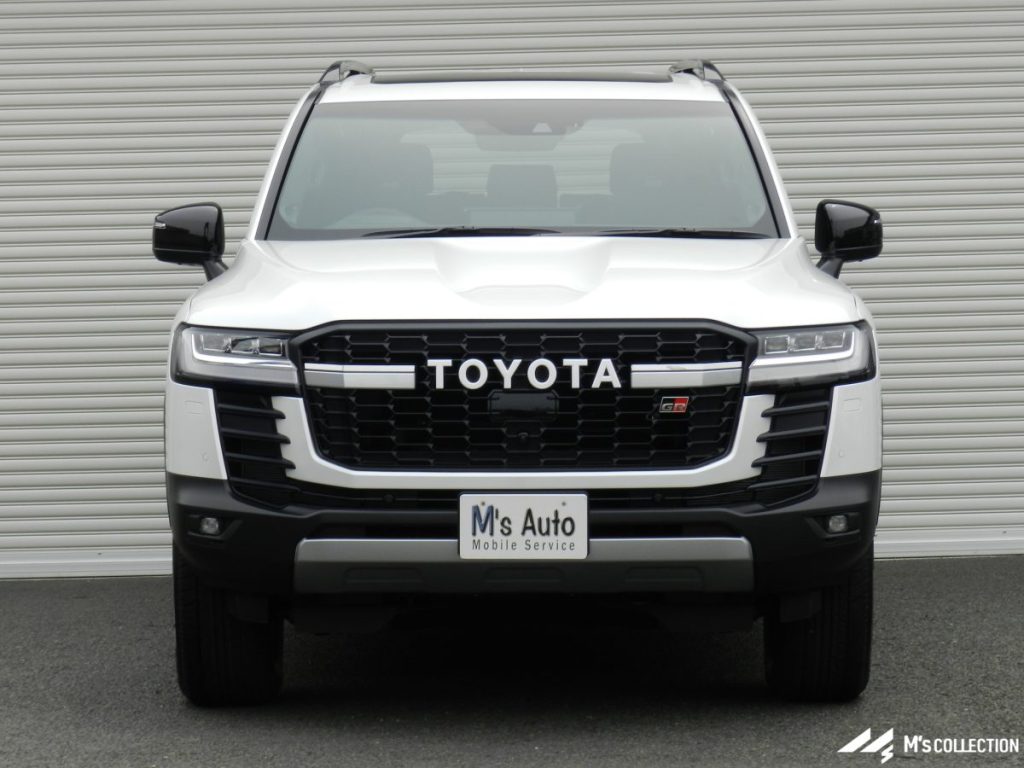 ランドクルーザー300 GRスポーツ、フロント正面外観、TOYOTAロゴグリル