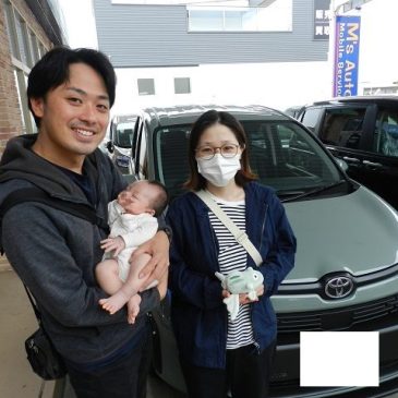 シエンタ ハイブリッド 7人乗り 大人気のアーバンカーキカラー ご納車👩