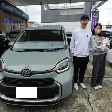 シエンタ ハイブリッド Zグレード カーキカラーご納車しました