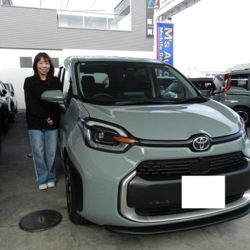 シエンタ Zグレード カーキカラーご納車しました