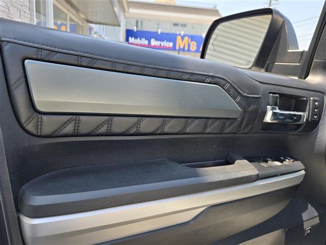 US TOYOTA TUNDRA Crew Max Platinum 4X4 2014年式 写真36